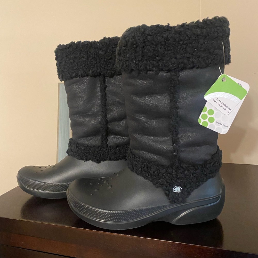 Woman’s crocs Nadia fur lined boots